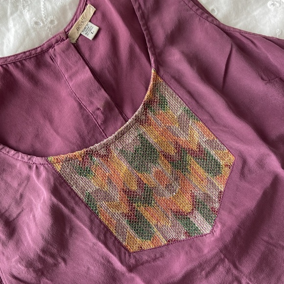 Ecoté Sleeveless Top (Size L) - Picture 2 of 5